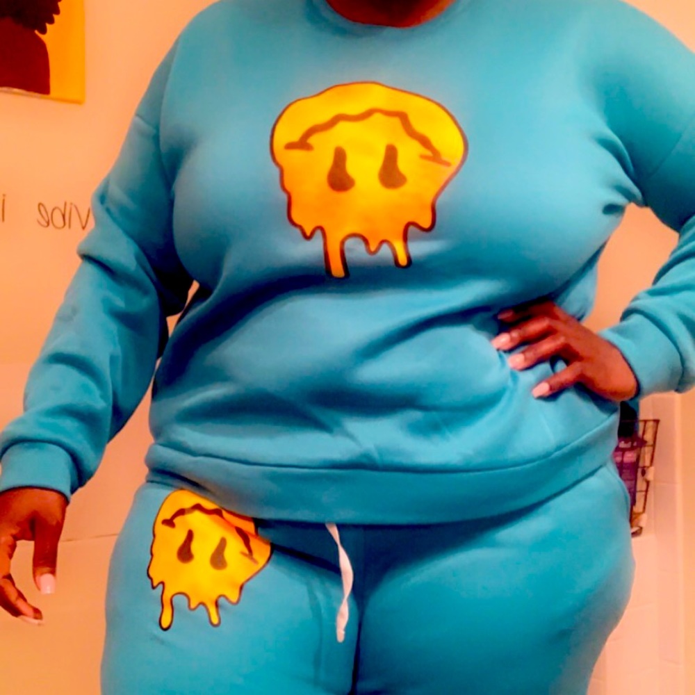 Sweater and Sweat pant set.  Just Don’t like the animation on it.